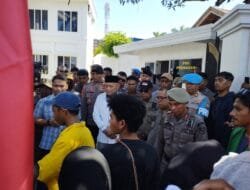 Satpol PP Maluku Utara Jaga Ketertiban Saat Aksi Hari Buruh