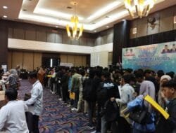 Ribuan Orang Mendaftar di Pameran Kerja