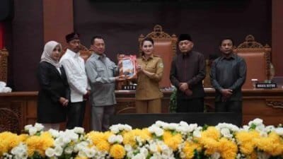 Gubernur Sherly Sampaikan Dokumen RPJMD
